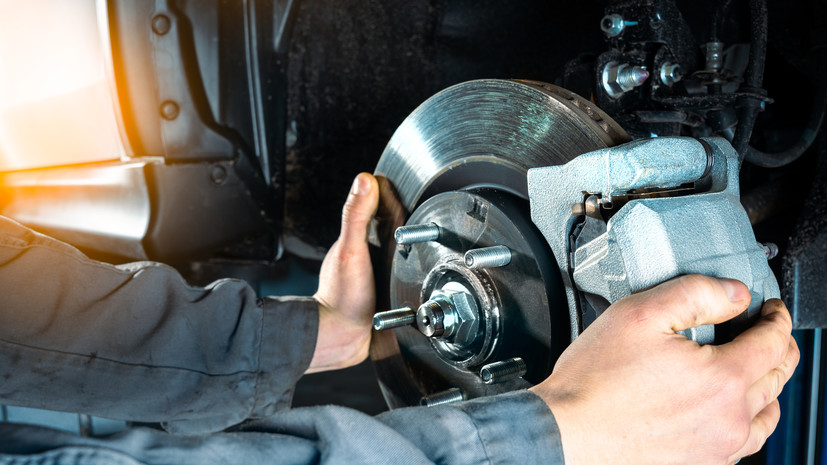 Автоэксперт Ташин: перед осенью следует проверить исправность тормозной системы