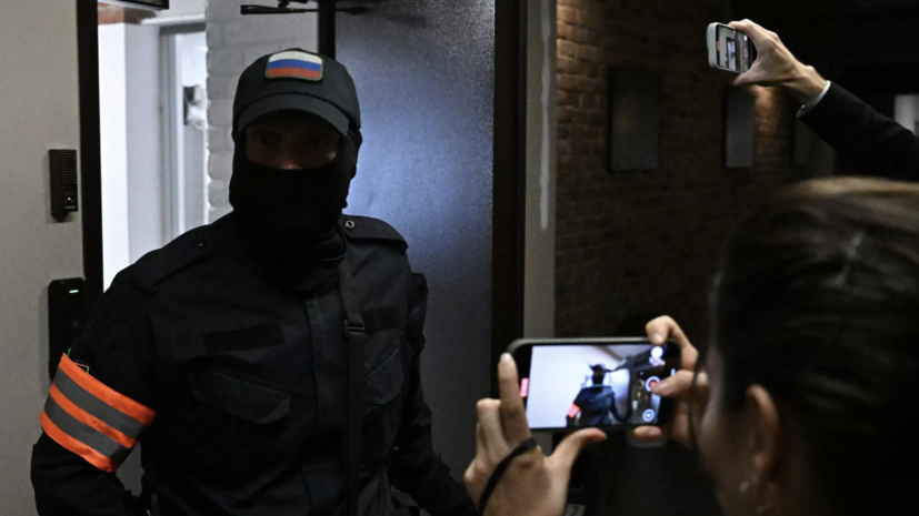 ТАСС: один из полицейских признал свою вину по делу о взятке Baza