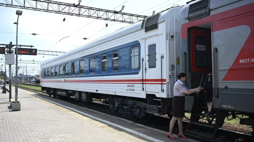 В Ростовской области после падения обломков БПЛА задерживаются десять поездов