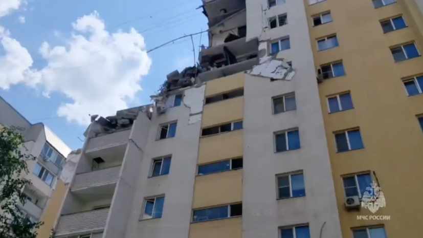 В Саратове под завалами в доме, где взорвался газ, обнаружен выживший