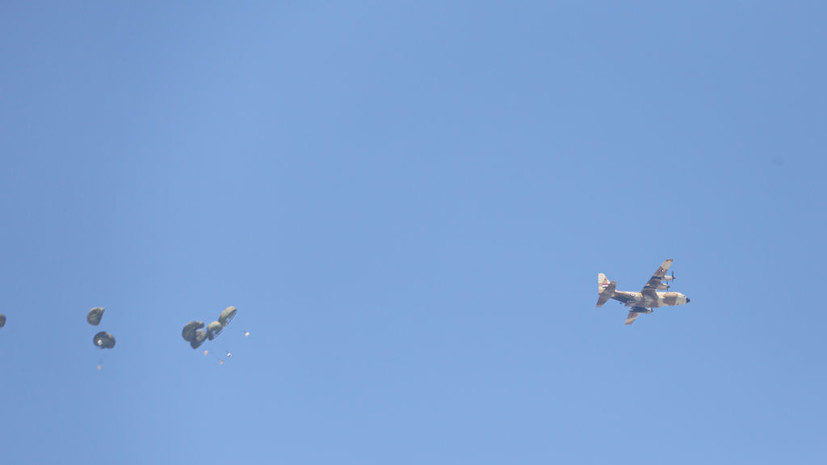 Британия планирует сбрасывать с воздуха гуманитарную помощь для жителей Газы