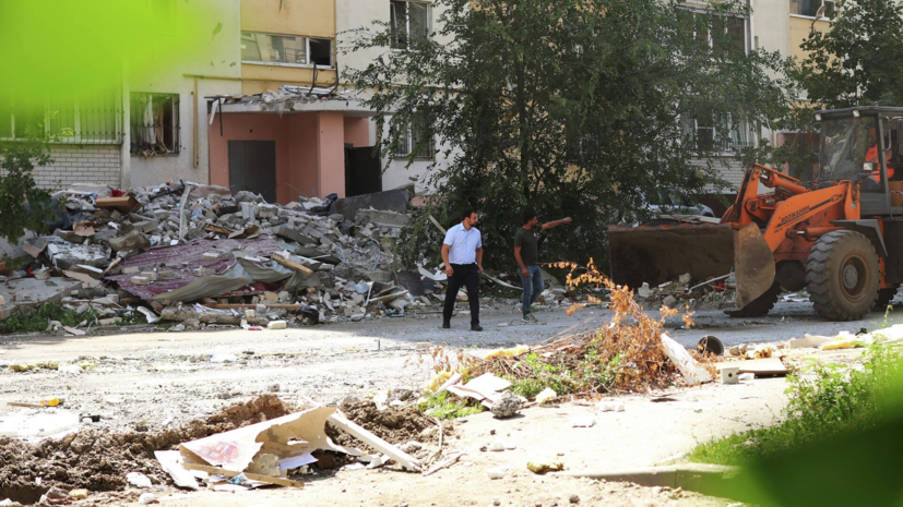 Спасатели в Саратове начали поиск пропавших на верхних этажах дома после взрыва