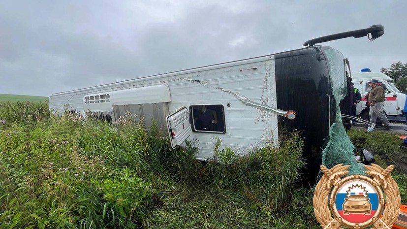 В Башкирии в массовом ДТП с участием автобуса пострадали более 20 туристов