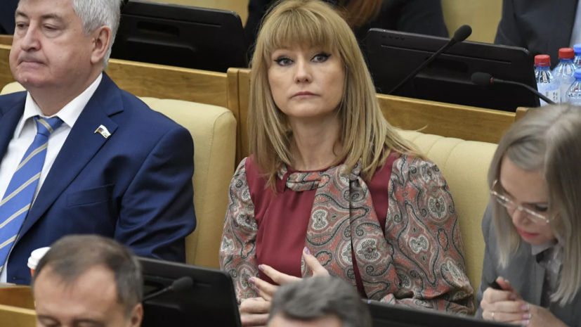 Журова заявила, что акции у отеля фехтовальщиков из России носили политические мотивы