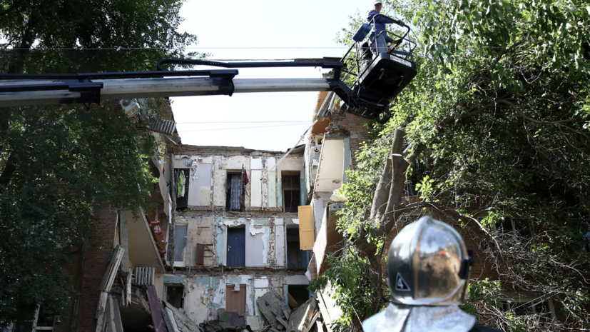 Губернатор: жильцам дома в Астрахани после ЧП компенсируют утраченное имущество