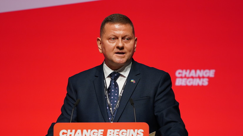 Экс-главком ВСУ Залужный написал колонку для модного журнала Vogue