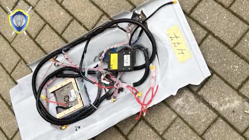 СК Белоруссии показал фрагменты упавшего в Минске БПЛА с надписями на украинском