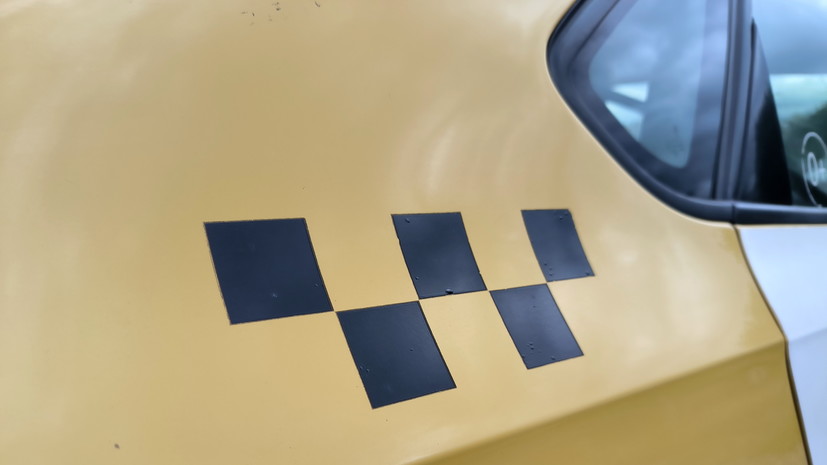 Депутат Думы предложил ввести по всей России запрет на работу мигрантов в такси