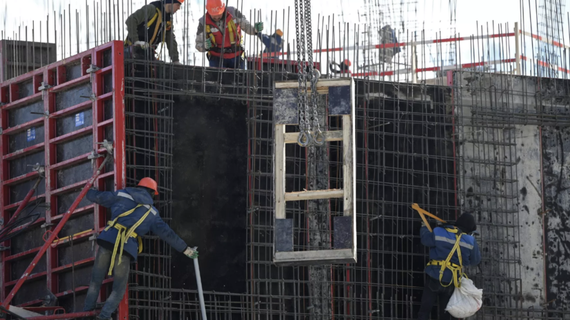 Кабмин поддержал расширение перечня оснований для увольнения иностранцев