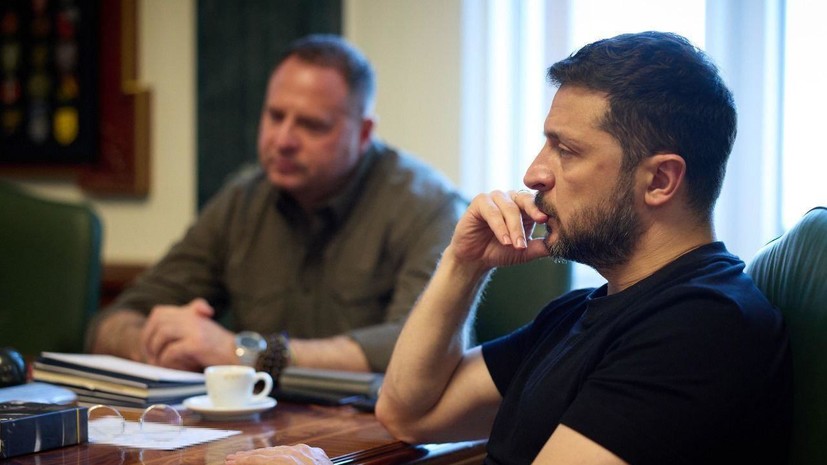 Блогер Шарий: Зеленский рассматривает увольнение Ермака