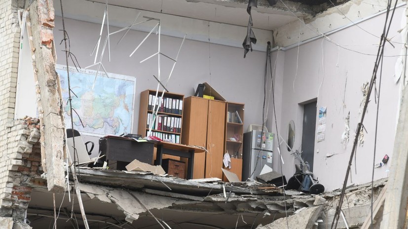 МЧС: людей под завалами обрушившегося в Екатеринбурге здания нет