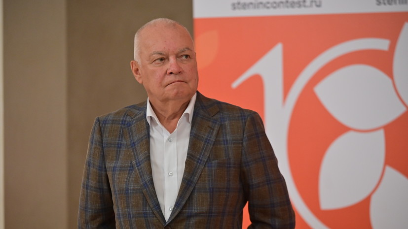 Киселёв призвал Баку освободить арестованных в Азербайджане журналистов Sputnik