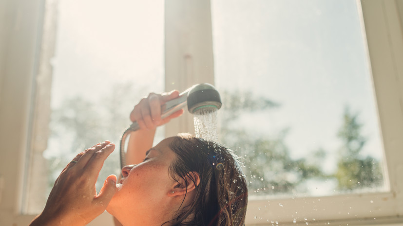 Врач Скорогудаева посоветовала аллергикам мыть волосы после прогулок в период цветения