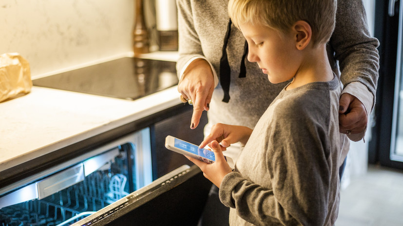 Психолог Попова посоветовала родителям контролировать онлайн-общение ребёнка