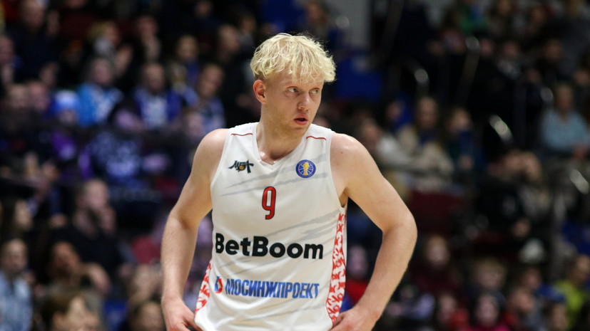 Посольство России в Париже будет добиваться перевода Касаткина под домашний арест