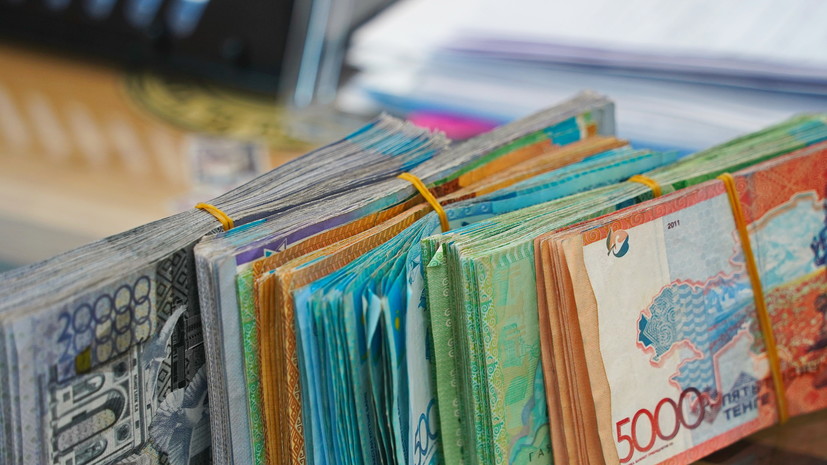 Нацбанк Казахстана начал валютные интервенции на фоне падения курса тенге