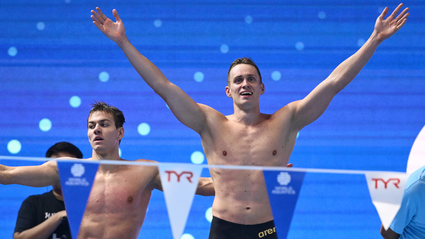 Сломанные барьеры: российские пловцы с рекордом выиграли смешанную комбинированную эстафету на ЧМ в Сингапуре