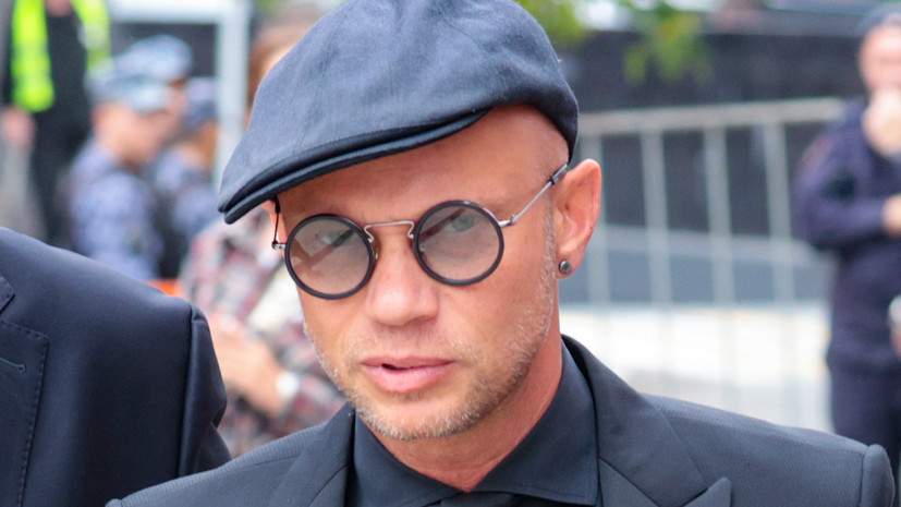 ТАСС: Дмитрия Хрусталёва сняли с рейса в Калининграде из-за дебоша