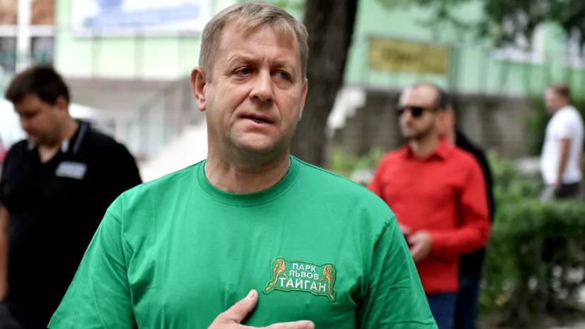 Директору «Тайгана» Зубкову снова пришлось зайти в вольер ко львам