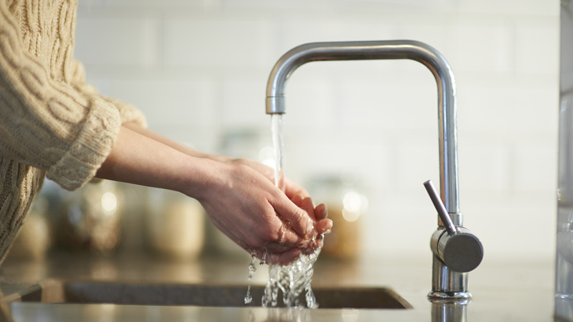 В ОП рассказали, куда жаловаться при задержке включения горячей воды