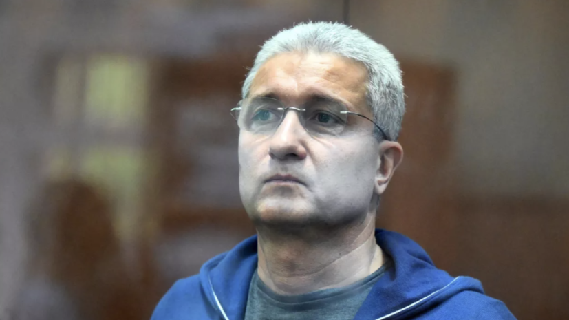 «Жилищник» Москвы подал иск в суд о взыскании с Тимура Иванова долга по ЖКУ