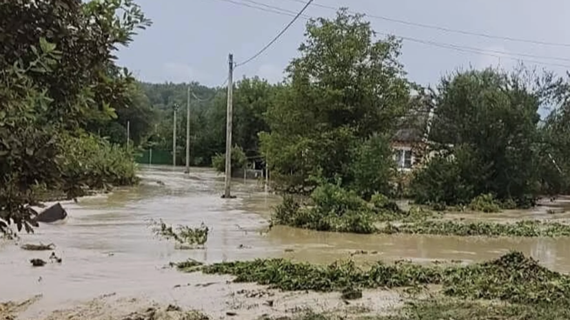 На Кубани в районе Горячего Ключа рухнул пролёт автомобильного моста