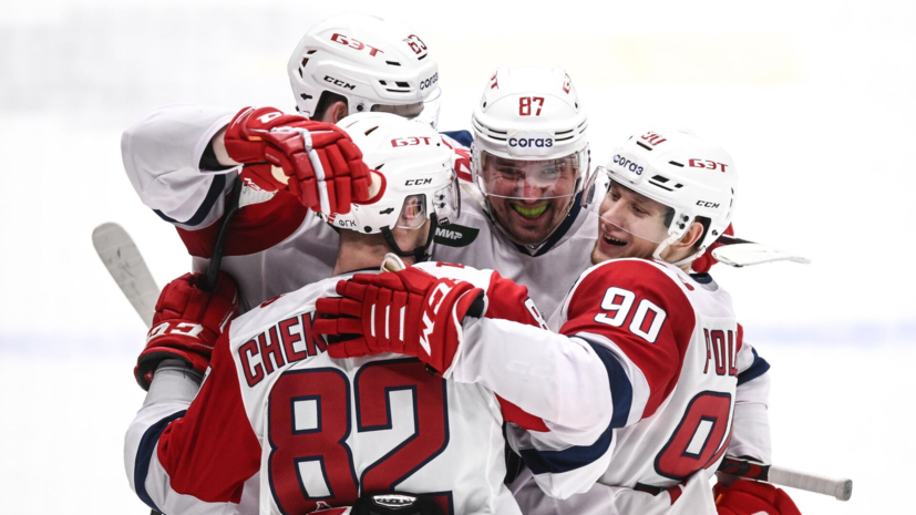 В Ярославле проходит чемпионский парад «Локомотива»