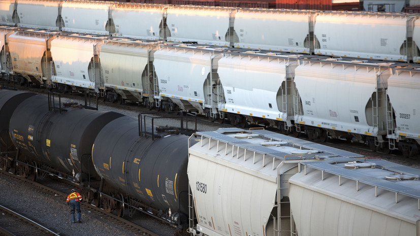 ОЖД: в ДТП с поездом и автобусом в Ленобласти погиб человек, 11 пострадали