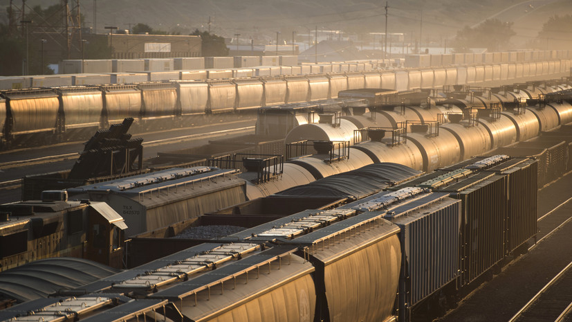 РБК: РЖД ввели допвыходные на фоне снижения грузоперевозок