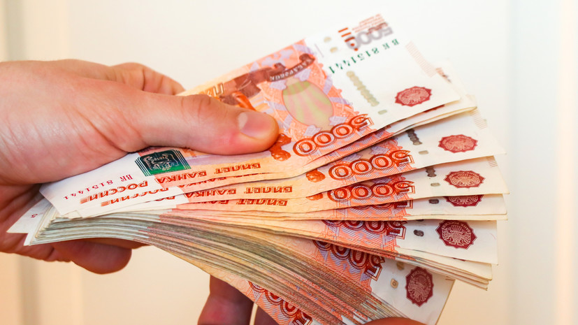 Средняя зарплата в Калининградской области превысила 75 тысяч рублей