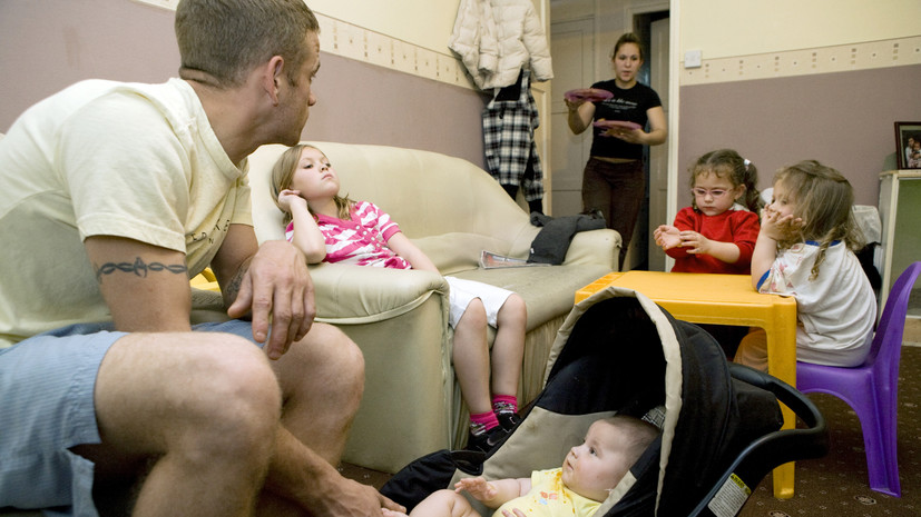 Многодетные семьи Челябинска получат выплату на подготовку к школе