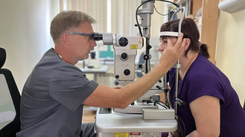 В медучреждения Подмосковья поставят 14 единиц офтальмологического оборудования