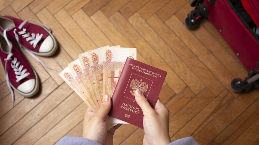 Две трети россиян тратят на отдыхе больше, чем планировали