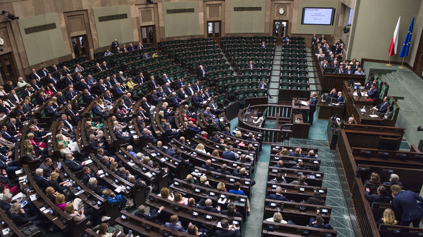 В Польше фразу «Слава Украине» сравнили с нацистским приветствием