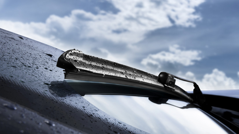 Специалист Чекмарёв: перед выездом в дождь стоит проверить дворники автомобиля