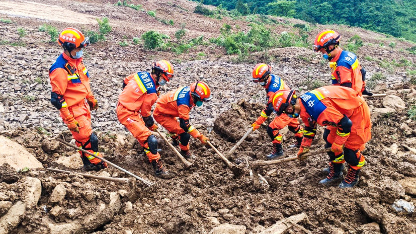 На юге Китая в результате оползня под завалами оказались 14 человек