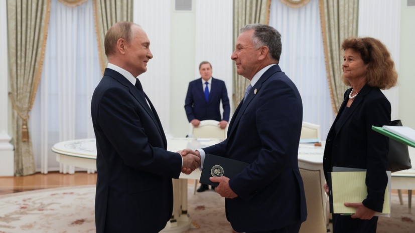 «Последняя отчаянная попытка»: западные СМИ — о переговорах Путина и Уиткоффа по украинскому конфликту