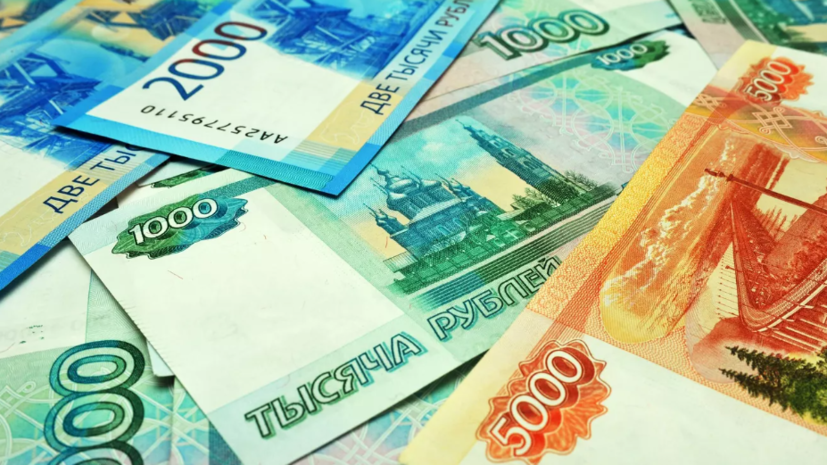 Юрист Виноградов объяснил, кому положена материальная помощь к учебному году