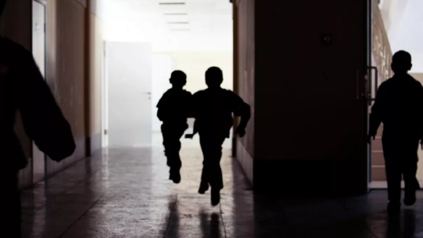 Минпросвещения: платное обучение для детей мигрантов противоречит Конституции