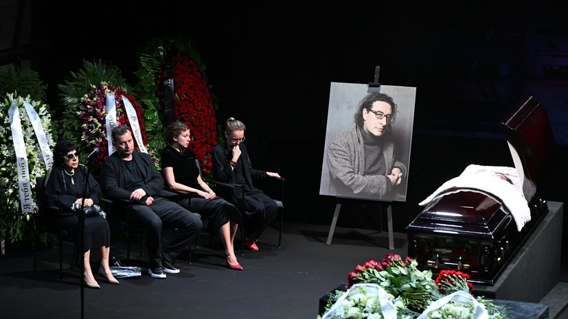 В Москве началось прощание с худруком Электротеатра Борисом Юханановым