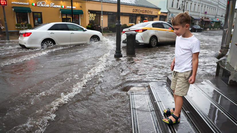 «Вечерняя Москва» выяснила, какие округа столицы стали самыми мокрыми