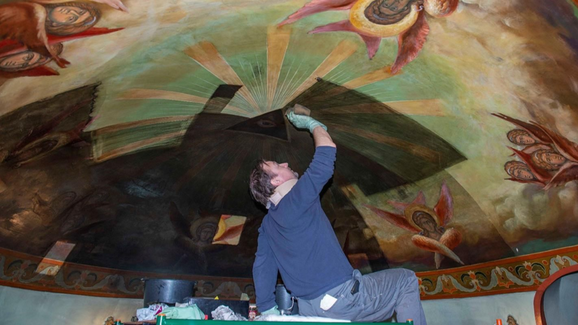 В Москве продолжается реставрация росписи в церкви Всех Святых на Кулишках