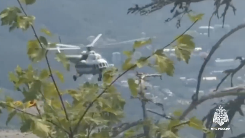 МЧС России наращивает группировку для тушения пожара в Крыму