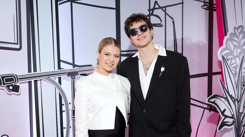 Игнатова показала первые фотографии с мужем и новорождённым сыном из палаты