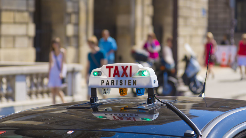 Покинувшая Россию актриса Шалаева призналась, что вынуждена таксовать в Париже