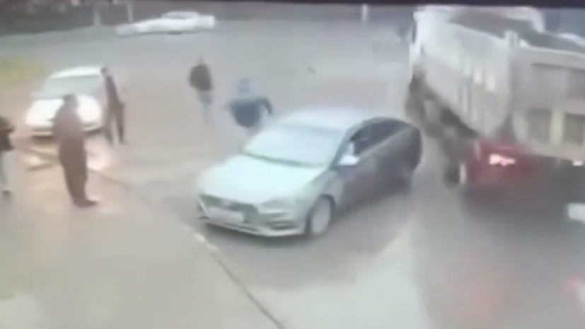 Конфликт мог быть причиной наезда грузовика на людей в Новосибирске