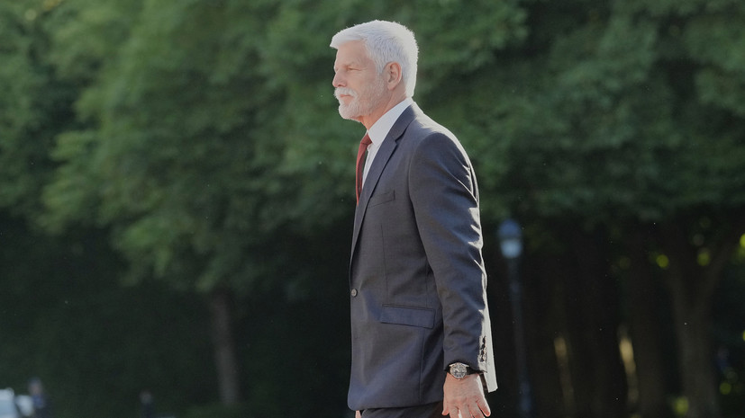 МИД КНР: Пекин разрывает контакты с президентом Чехии Павелом