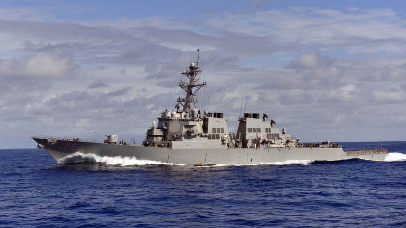 ЦТК: военные КНР вытеснили эсминец США из района спорных островов