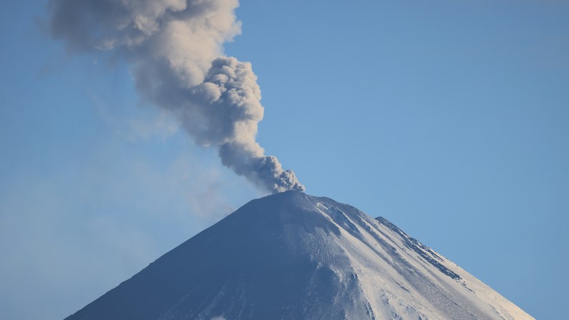 KVERT: пепел от вулкана Ключевского движется в сторону Петропавловска-Камчатского