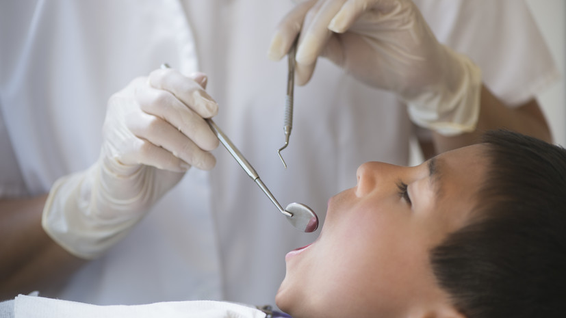 Стоматолог Лобода рассказала о методах борьбы с кариесом у детей